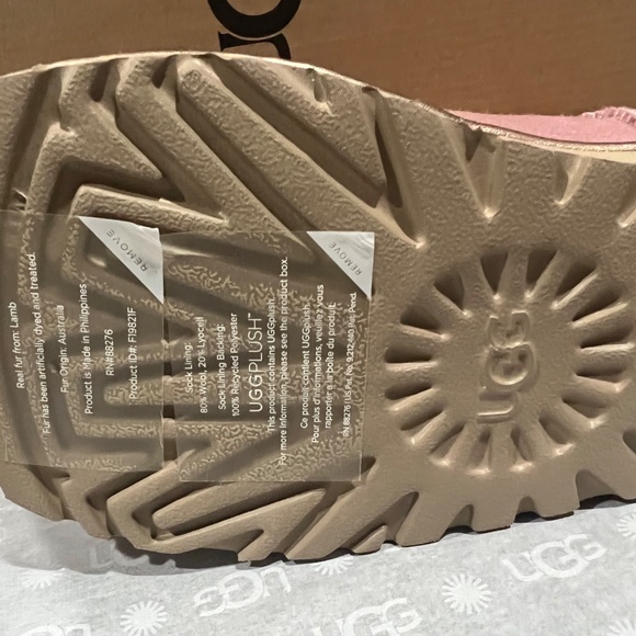 NEW UGG CLASSIC MINI SHINE Sheepskin Ankle Boots 1120872 SHELL PINK SIZE 7 NIB - Picture 14 of 14